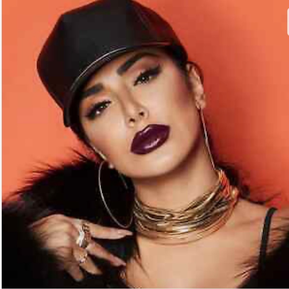 💋 HUDA BEAUTY Demi Matte Lipstick in BAWSE